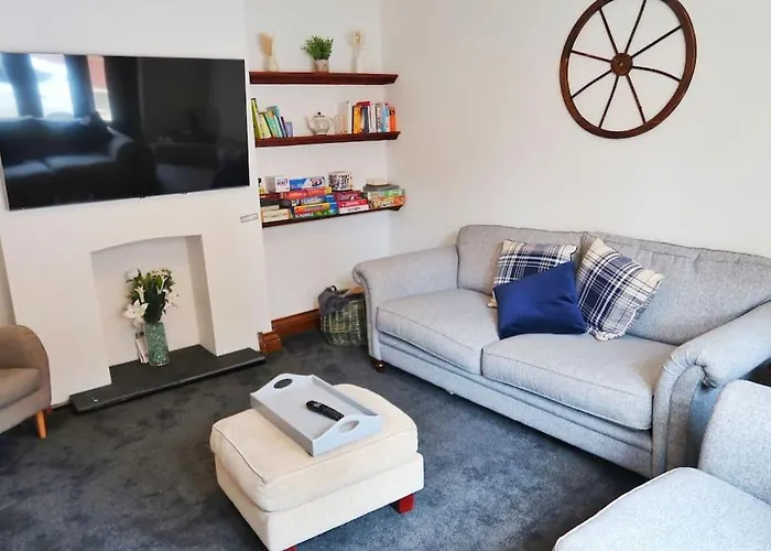 Castle Manor, 4 Bed Seaside Retreat