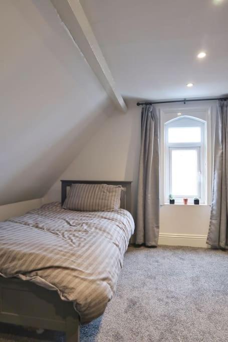 Castle Manor, 4 Bed Seaside Retreat