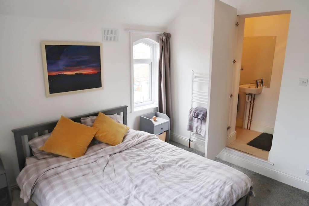 Castle Manor, 4 Bed Seaside Retreat Apartment *