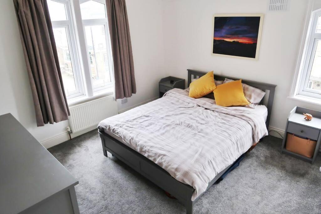 Castle Manor, 4 Bed Seaside Retreat Apartment